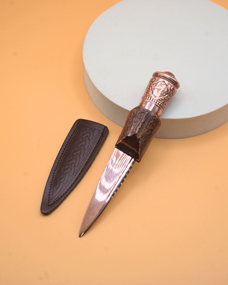 Bladed Sgian Dubh with horn handle