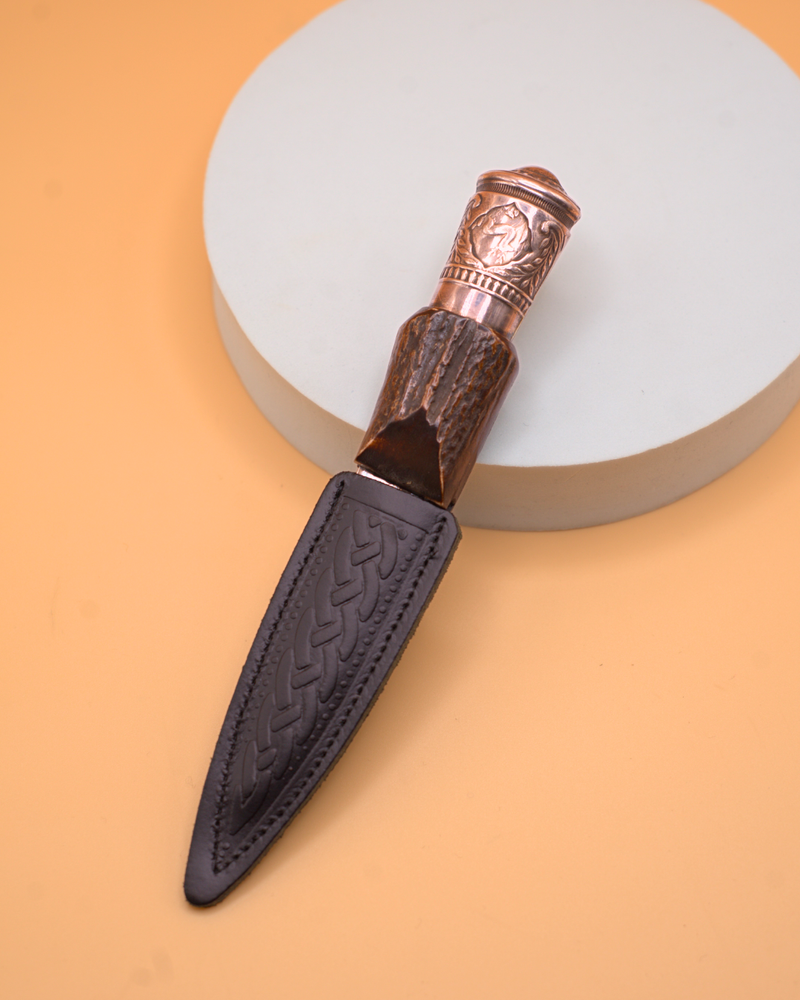 Bladed Sgian Dubh with horn handle