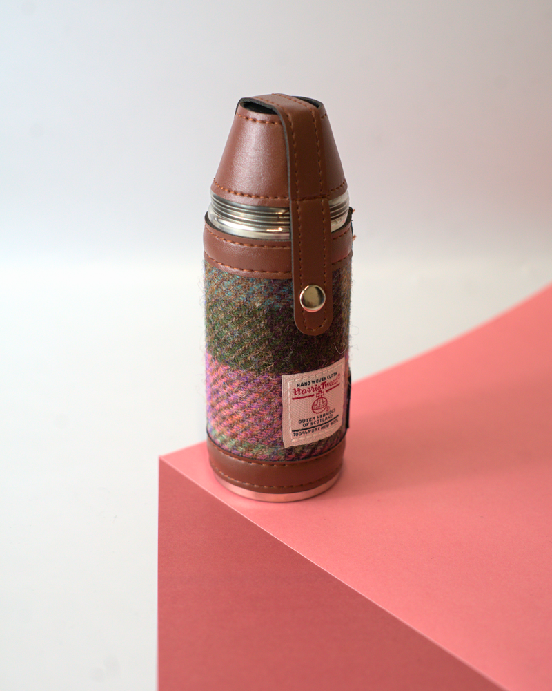 8oz Harris Tweed Hunting Flask and 4 Cups