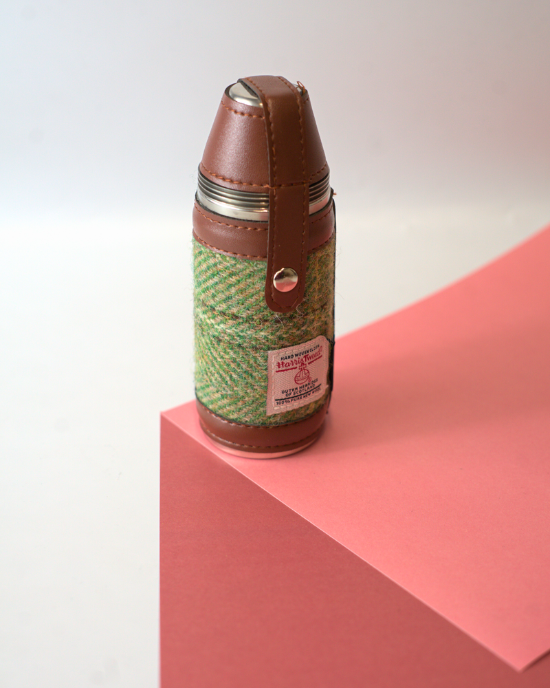 8oz Harris Tweed Hunting Flask and 4 Cups