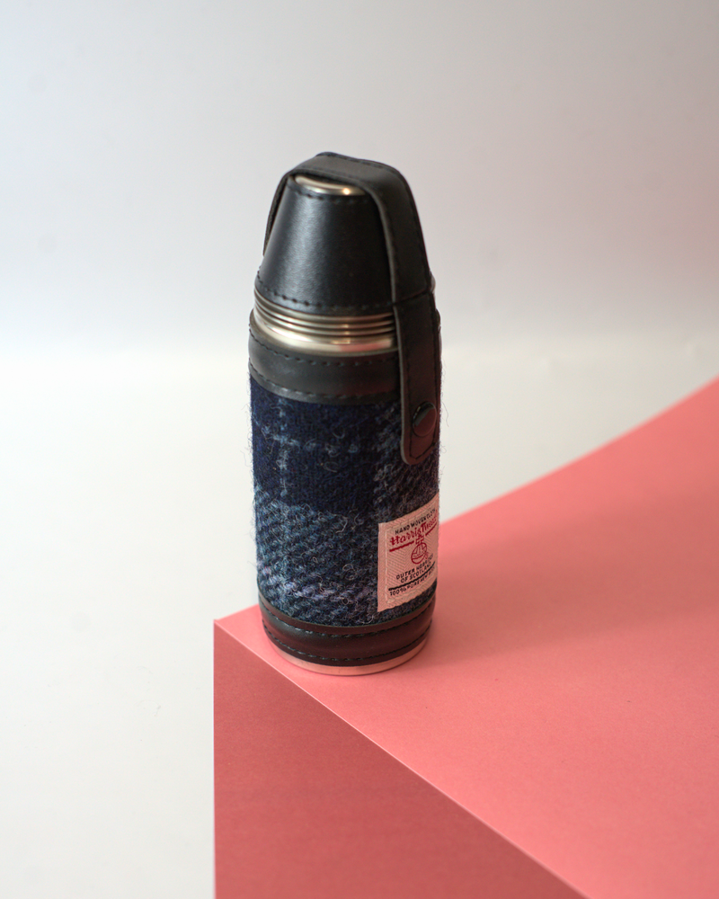 8oz Harris Tweed Hunting Flask and 4 Cups