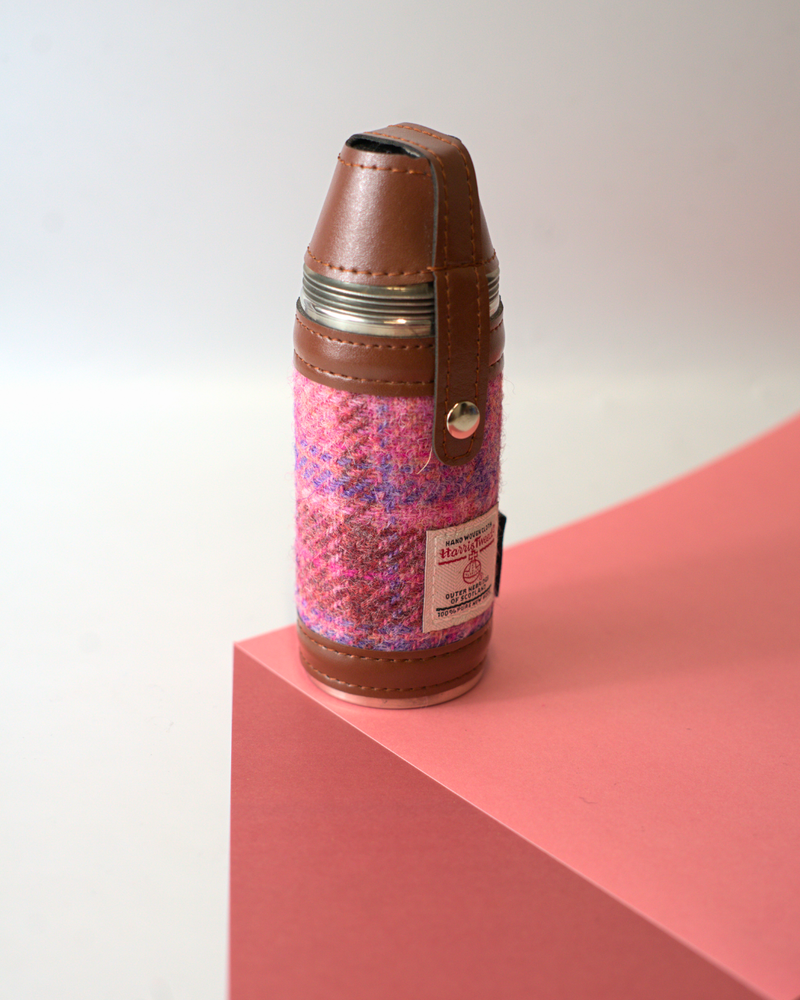 8oz Harris Tweed Hunting Flask and 4 Cups