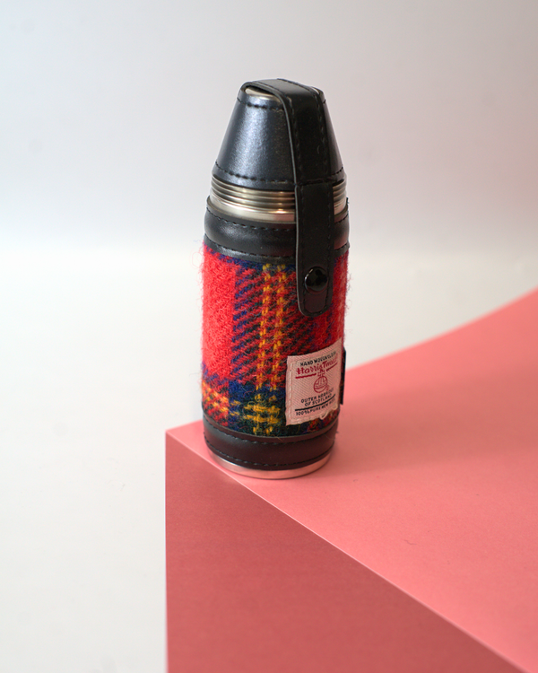 8oz Harris Tweed Hunting Flask and 4 Cups