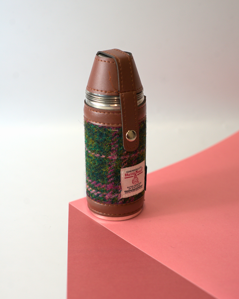 8oz Harris Tweed Hunting Flask and 4 Cups