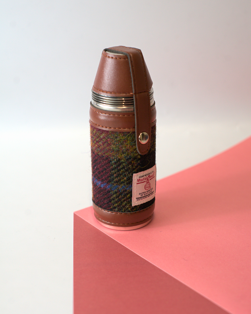 8oz Harris Tweed Hunting Flask and 4 Cups